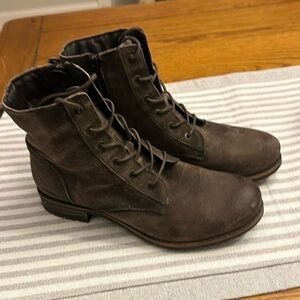 Taos Lace up boots Size 41